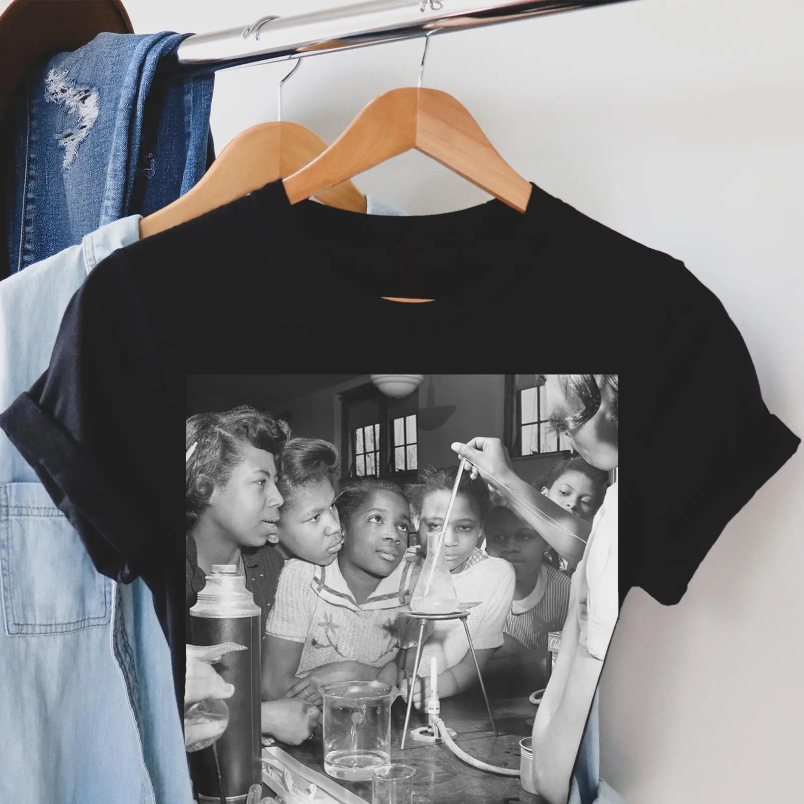 Vintage Fashion History - Zwarte meisjes in de wetenschapsklas T-shirt