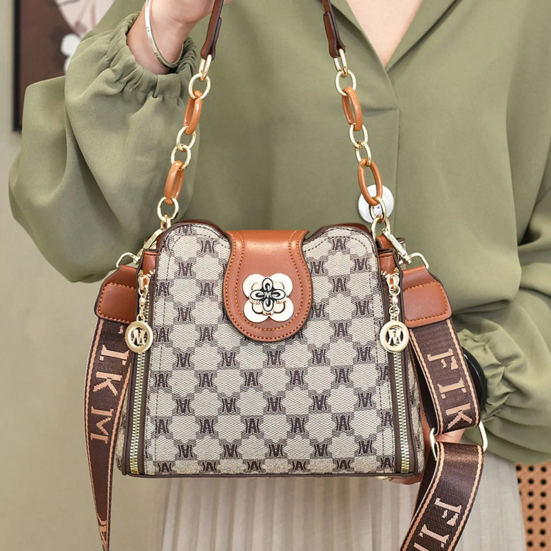 vintage schoudertas met letter - Vintage Zipper recensie en prijs