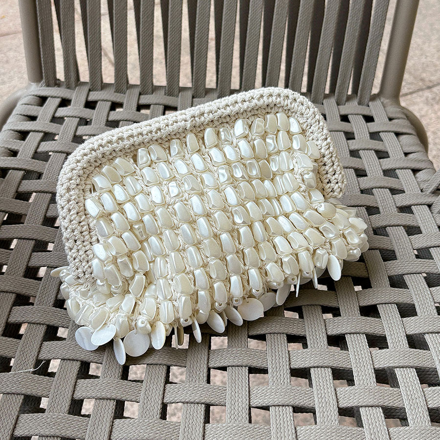 Franse handgeweven kralen clut - French Vintage Fashion recensie en prijs